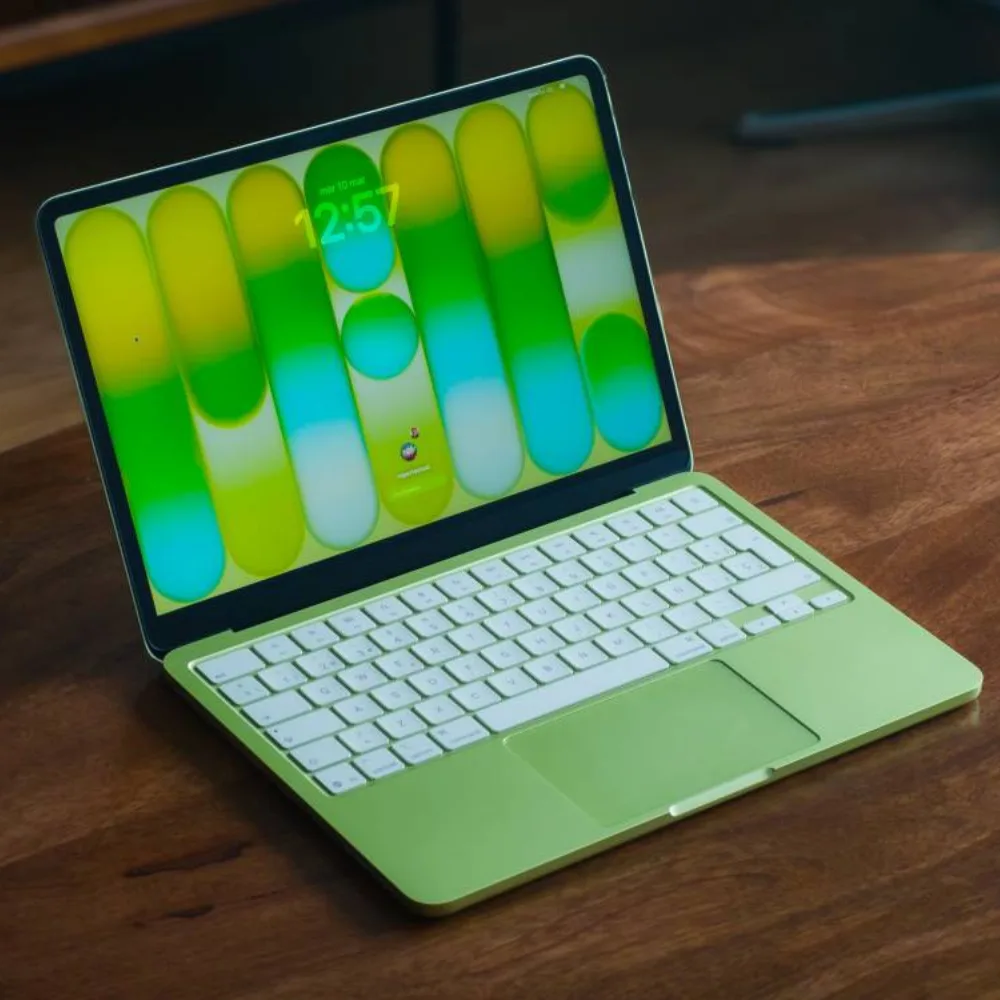 Macbook Neo 256 gb CITRUS (3/3)